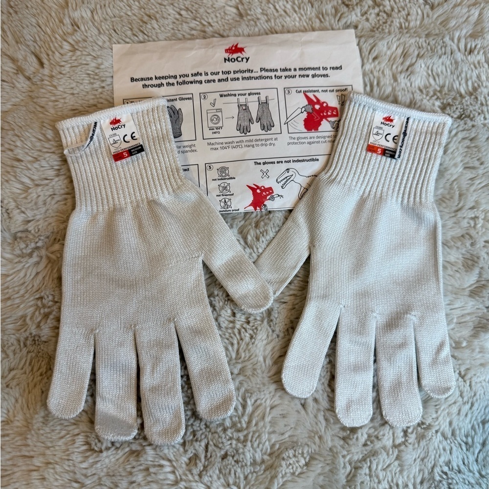 NoCry White Safety Gloves